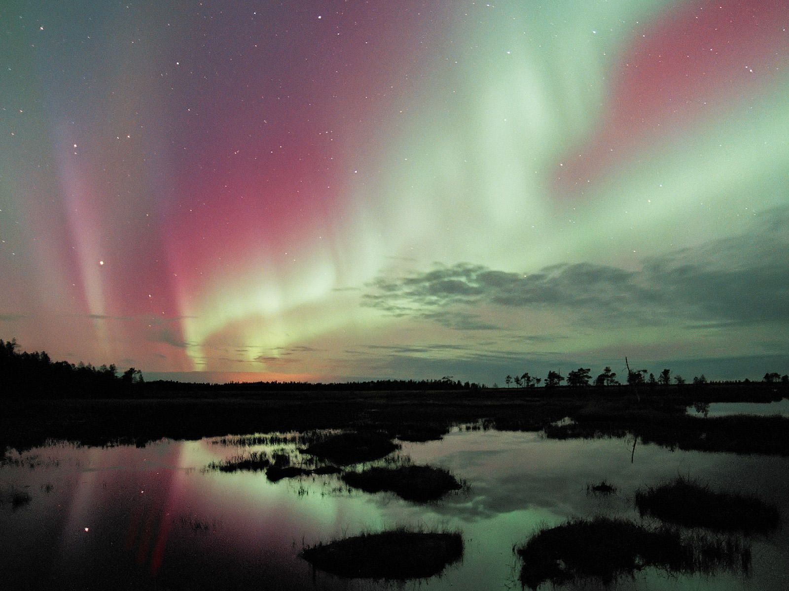 Northern Lights Finland Background - HD Wallpaper 