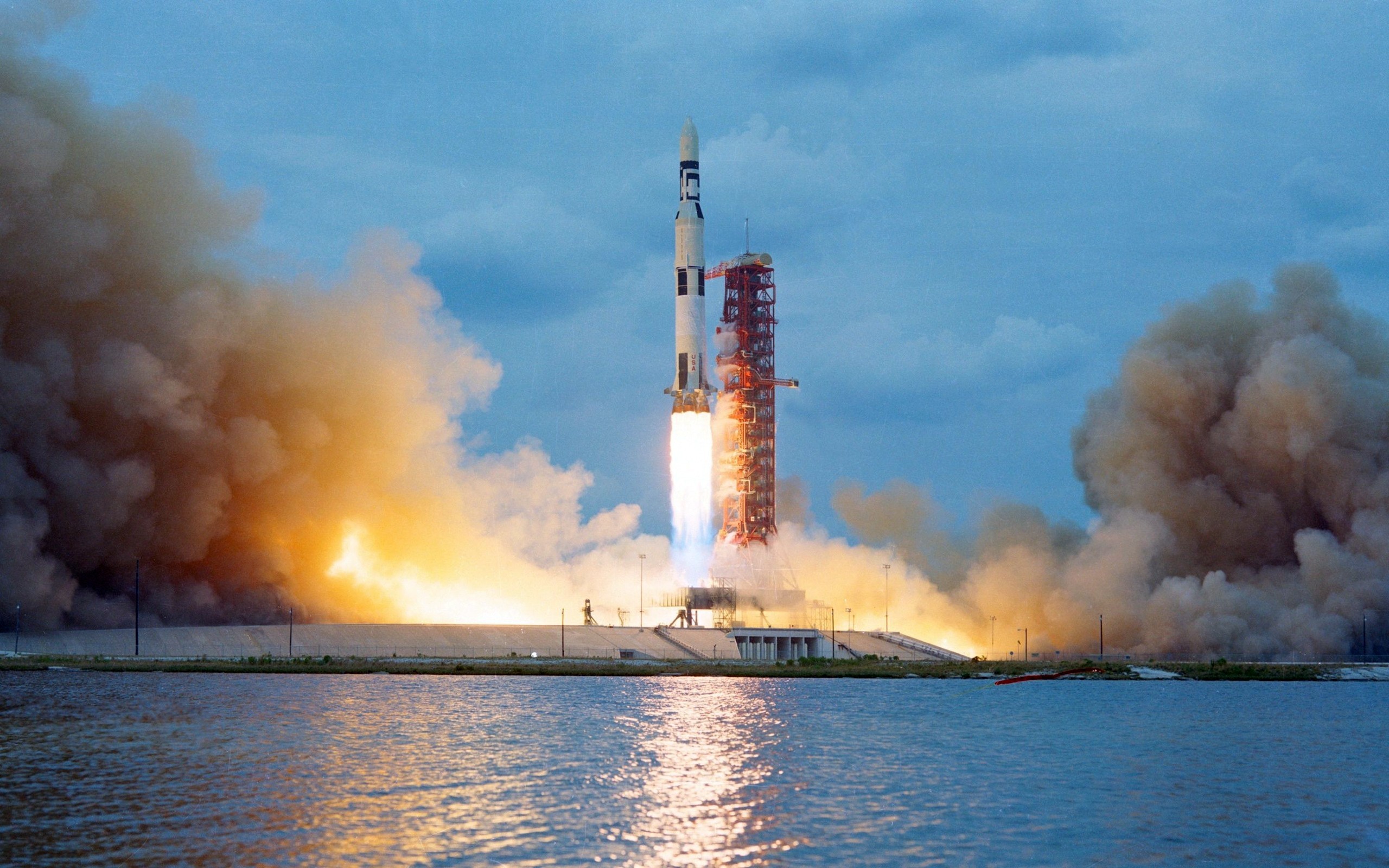 General Saturn V Rocket Launch Pads Nasa Apollo Scanned - First Space Station Launch - HD Wallpaper 