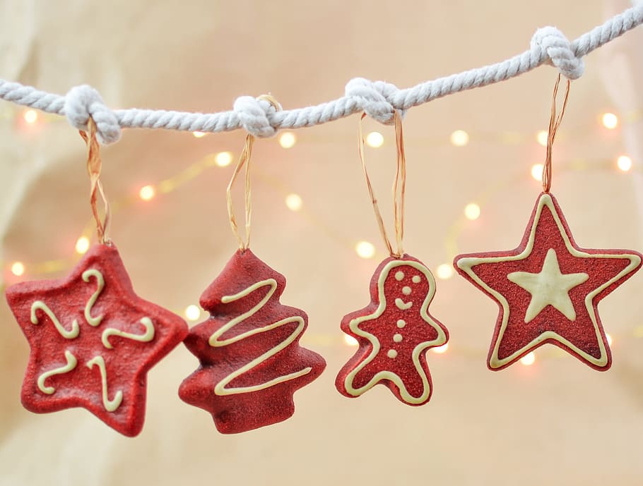 Closeup Photo Of Red Christmas-themed Bunting, Decoration, - Christmas & New Year - HD Wallpaper 