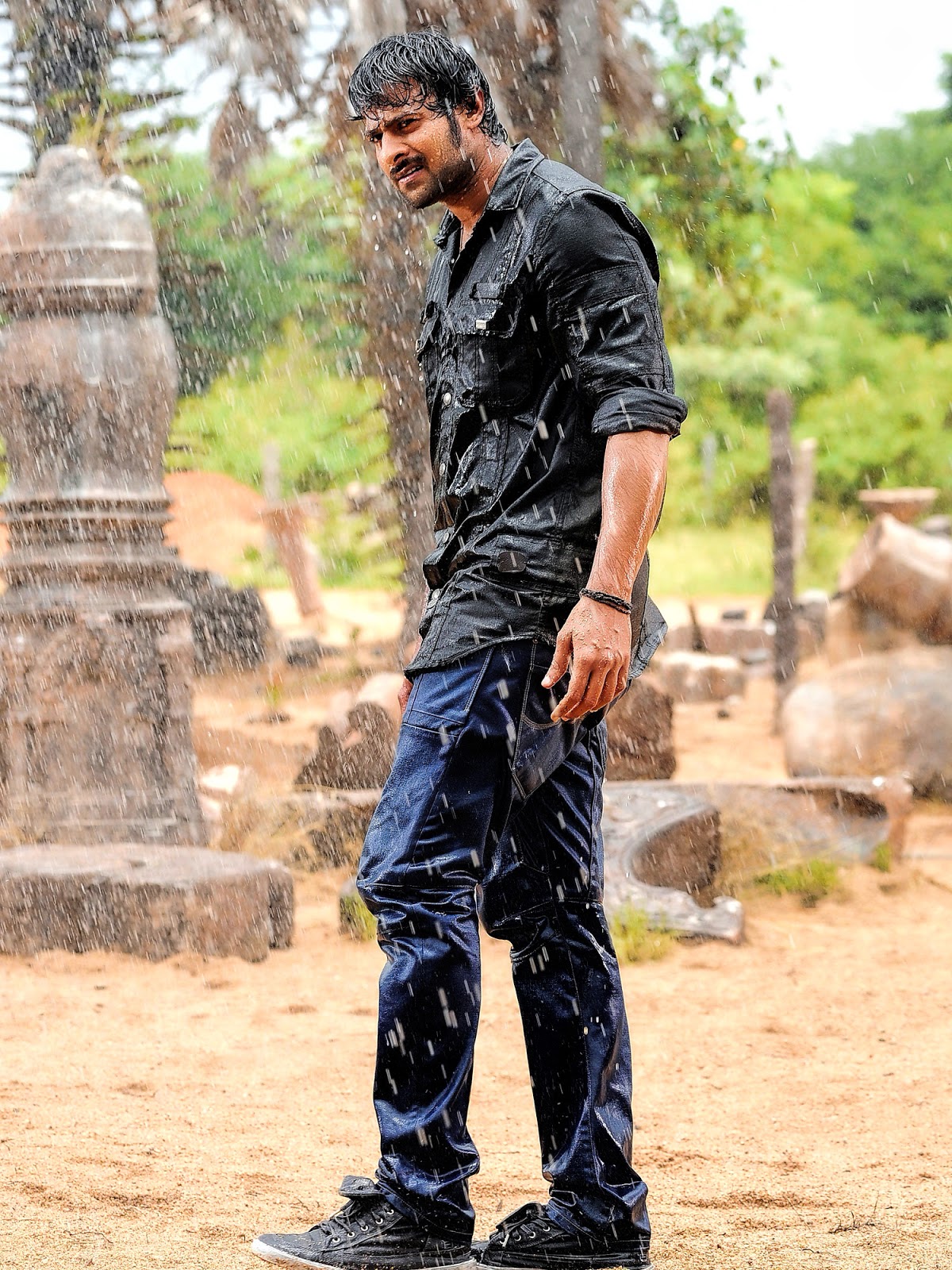 Prabhas Mirchi - HD Wallpaper 