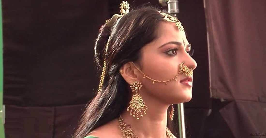 Anushka Shetty Hd Wallpaper Bahubali - HD Wallpaper 