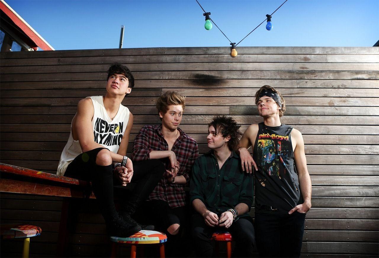 Seconds Of Summer, Luke Hemmings, Calum Hood, Ashton - 5sos Wallpaper For Laptop - HD Wallpaper 