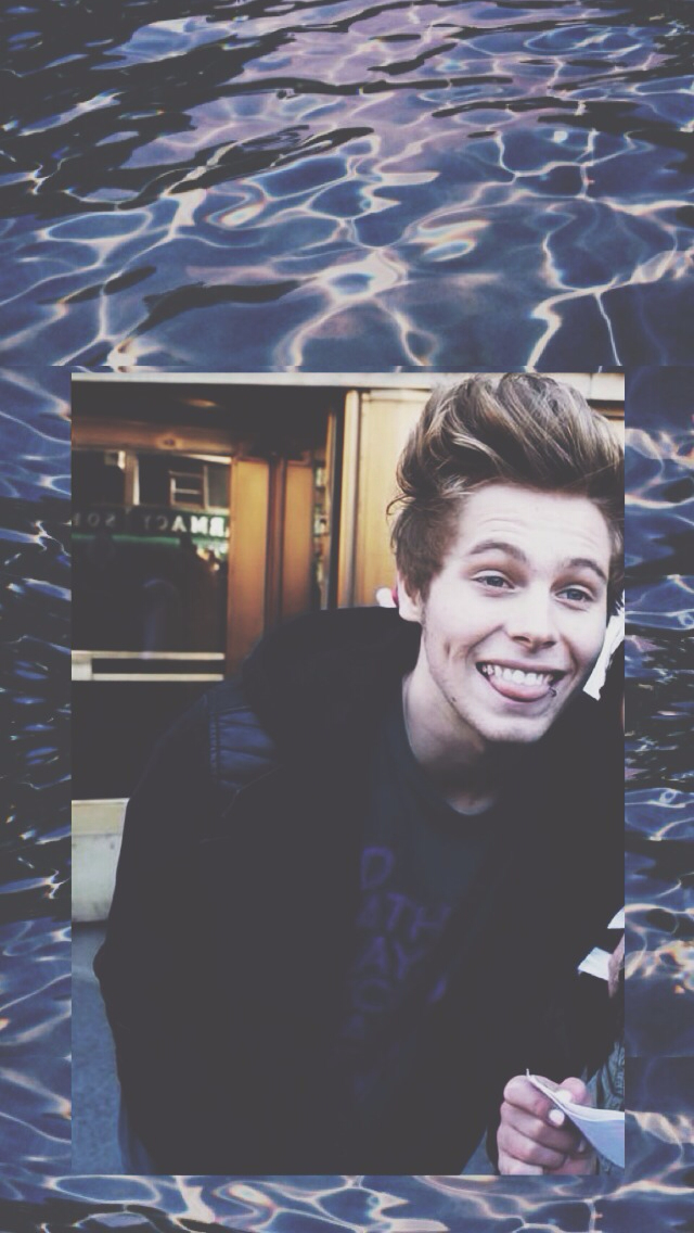 Rock, Wallpaper, And Luke Hemmings Image - Luke Hemmings Black And White - HD Wallpaper 