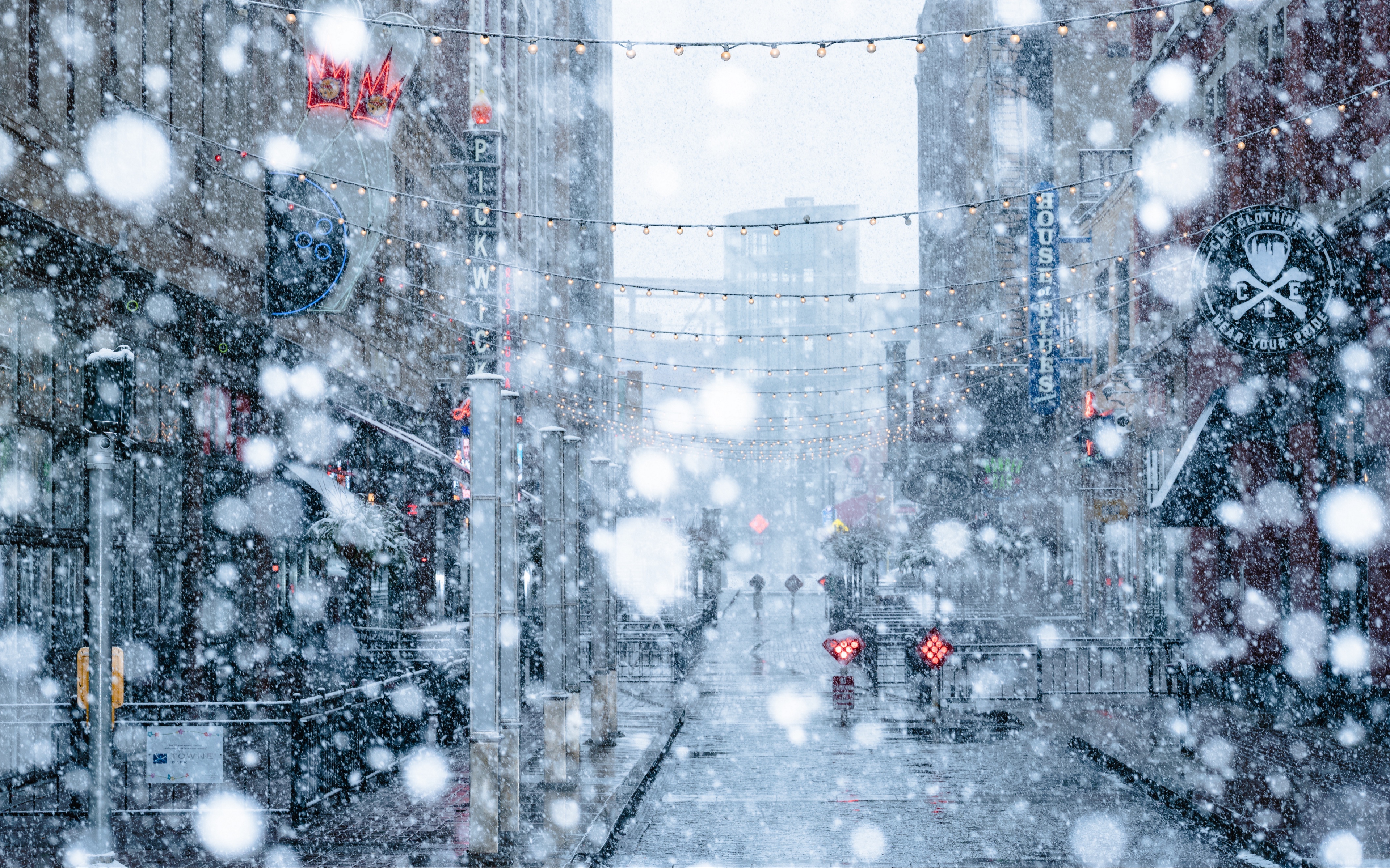 Wallpaper Snowfall, Snow, Street, City, Winter - Snow Wallpaper Hd -  3840x2400 Wallpaper 