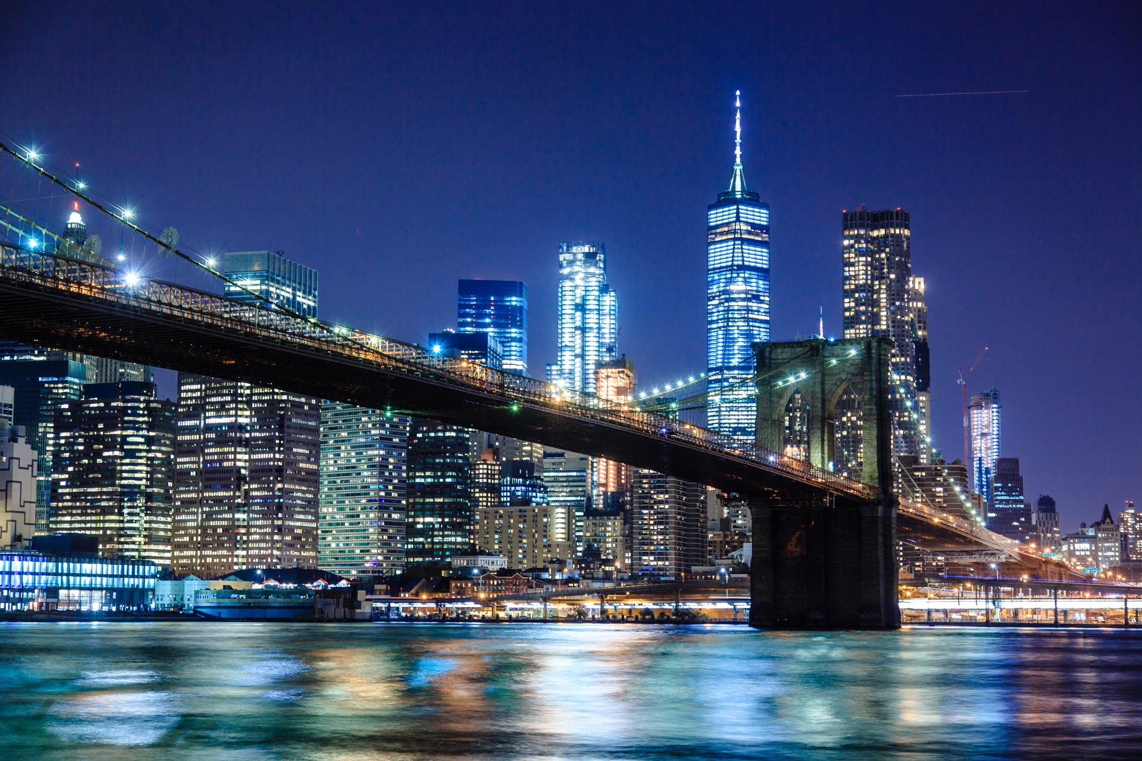 Beautiful View New York City Wallpaper - Night Brooklyn Bridge Ney York City Skyline - HD Wallpaper 