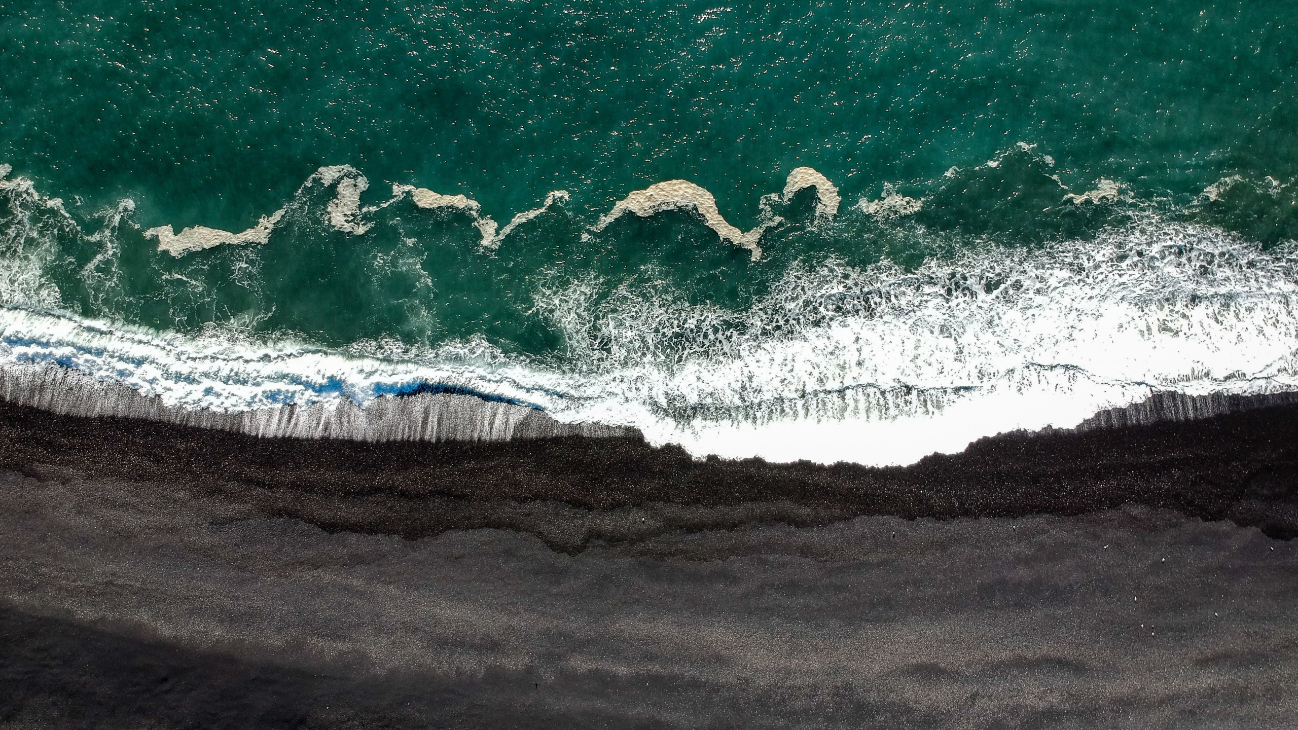 Black Beach, Sea Waves, Aerial Shot, Wallpaper - HD Wallpaper 