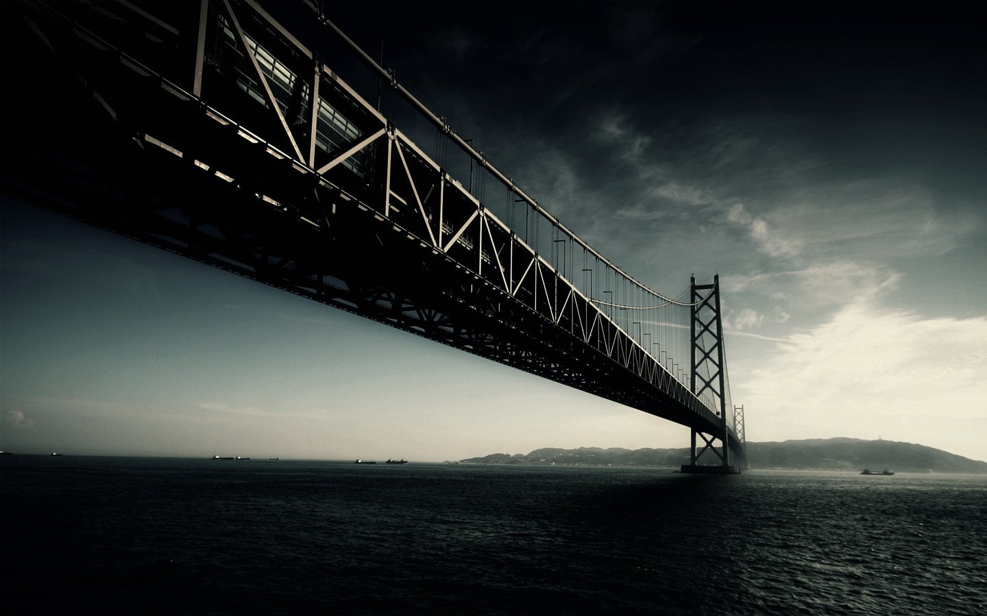 Dark Sea Wallpaper - HD Wallpaper 