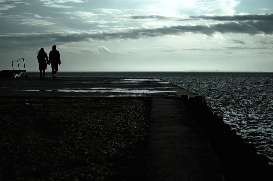 Cloudy, Sky, Dark, Sea, Ocean, Water, Coast, People, - HD Wallpaper 