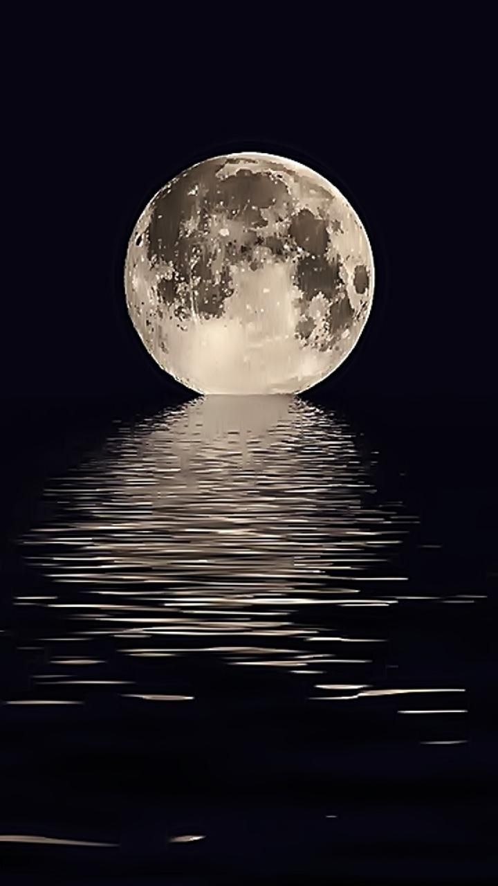 Moon Rising Above The Ocean - HD Wallpaper 