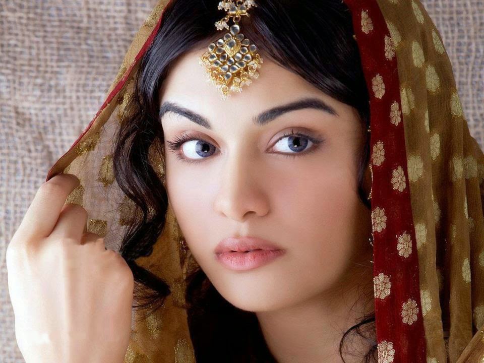 Pakistani Girls Wallpapers - Top 10 Beautiful Muslim Girls In The World - HD Wallpaper 