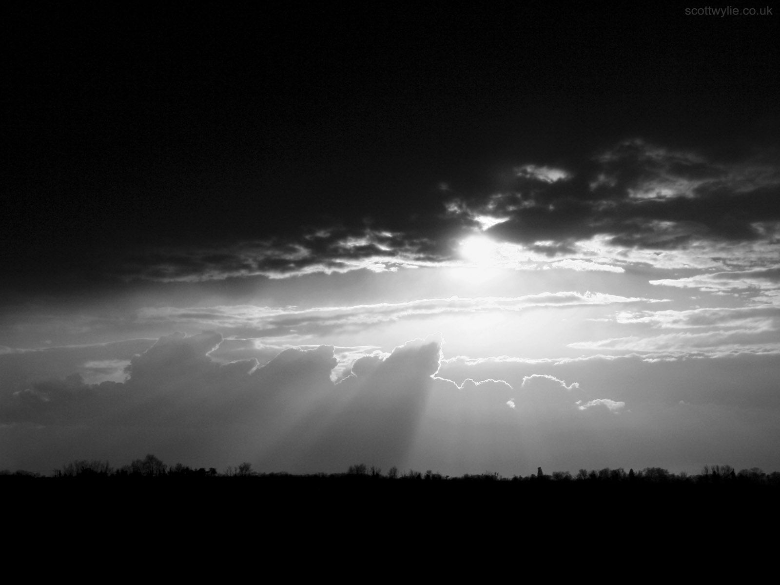 Black Sea Side Cityscape Ipad Air Wallpaper Download - Light And Dark Sky - HD Wallpaper 