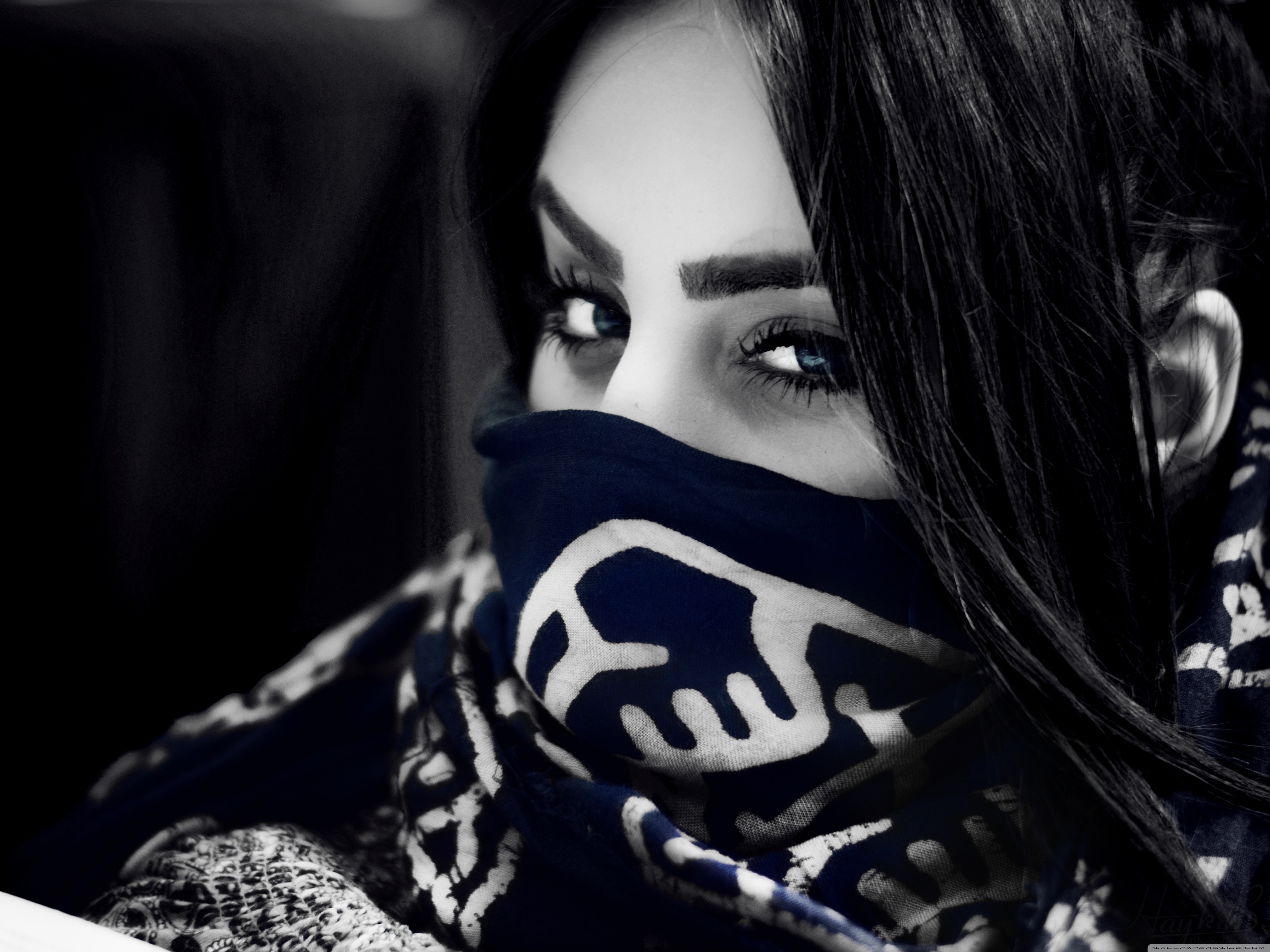 Rose mp3 remix. Девушка в маске. Девушка в бандане на лице. Красивые арабские девушки. Красивая девушка в маске.