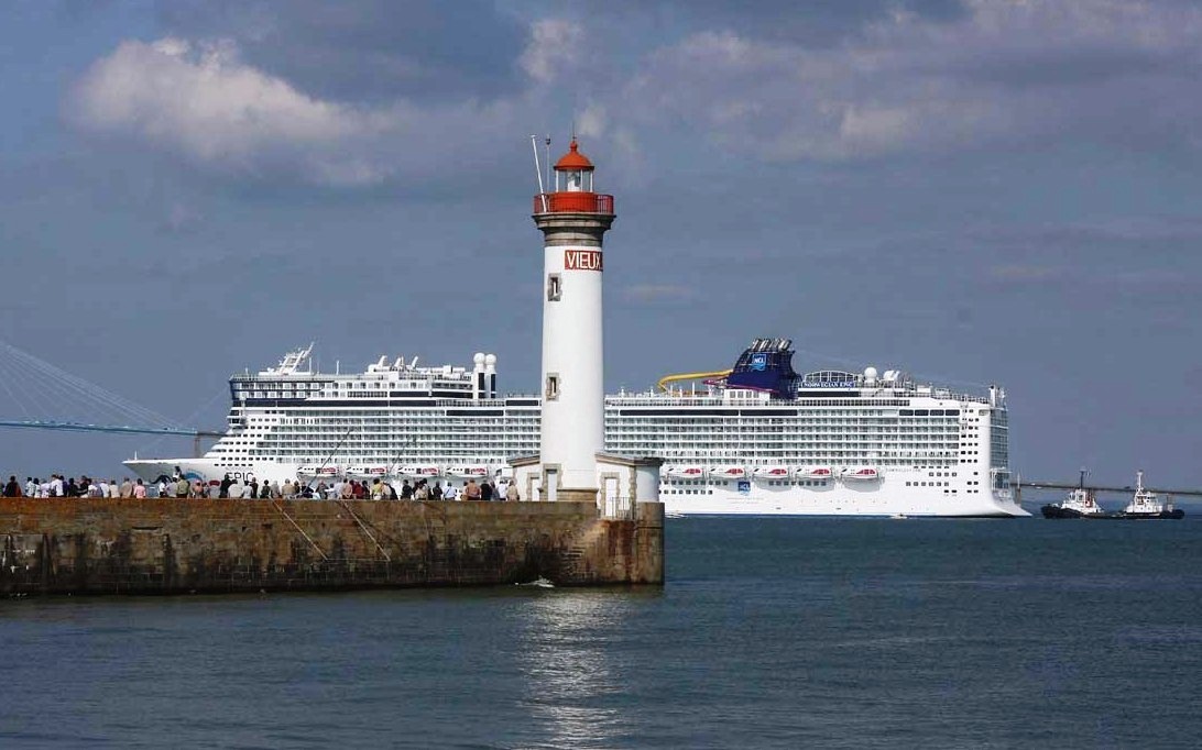 Norwegian Epic Cruise Ship Wallpaper - Cruise Ship - HD Wallpaper 