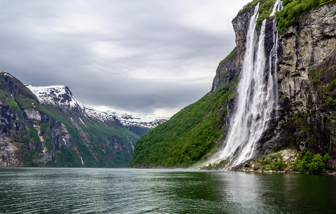 Photo Wallpaper Nature, Mountains, Waterfall, Norway, - Geirangerfjord, Seven Sisters Waterfall - HD Wallpaper 