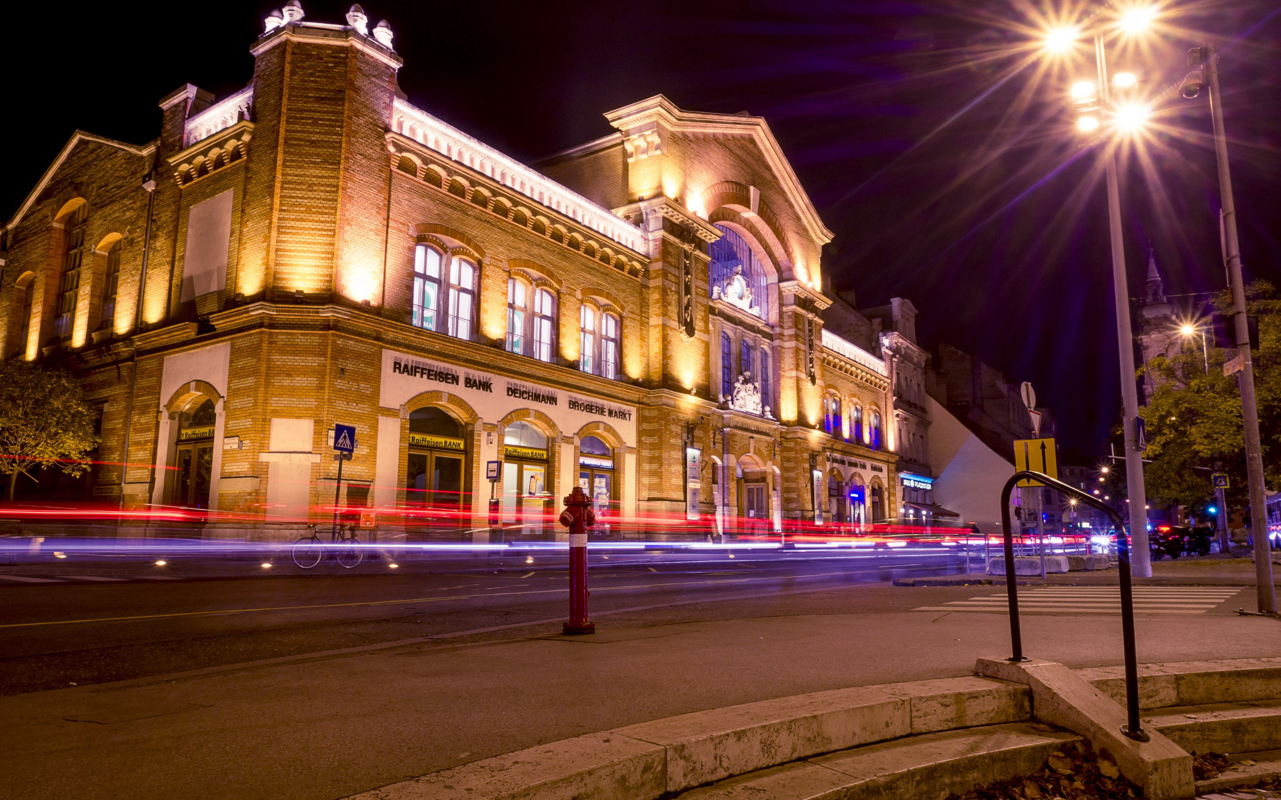 Budapest By Night Wallpaper - Budapest City Light - HD Wallpaper 