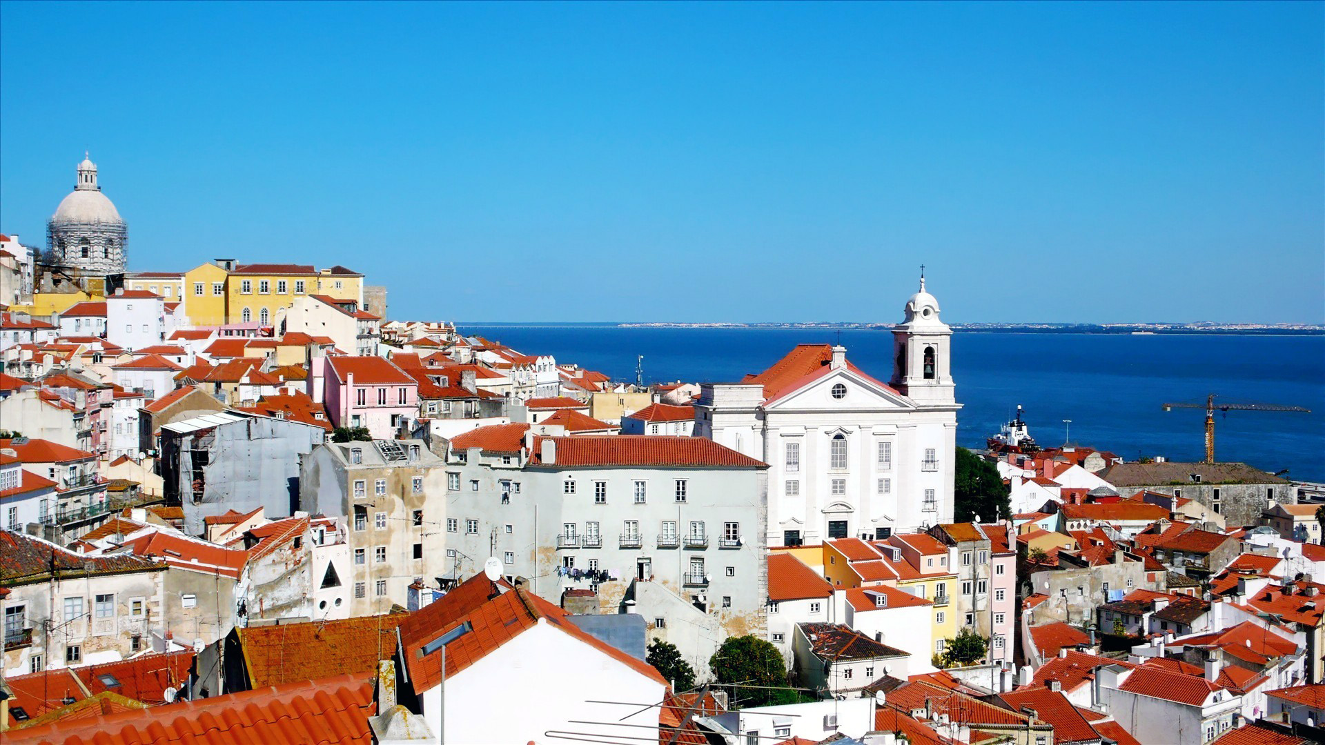 Lisbon, Portugal, For Your Desktop Wallpaper - Alfama - HD Wallpaper 