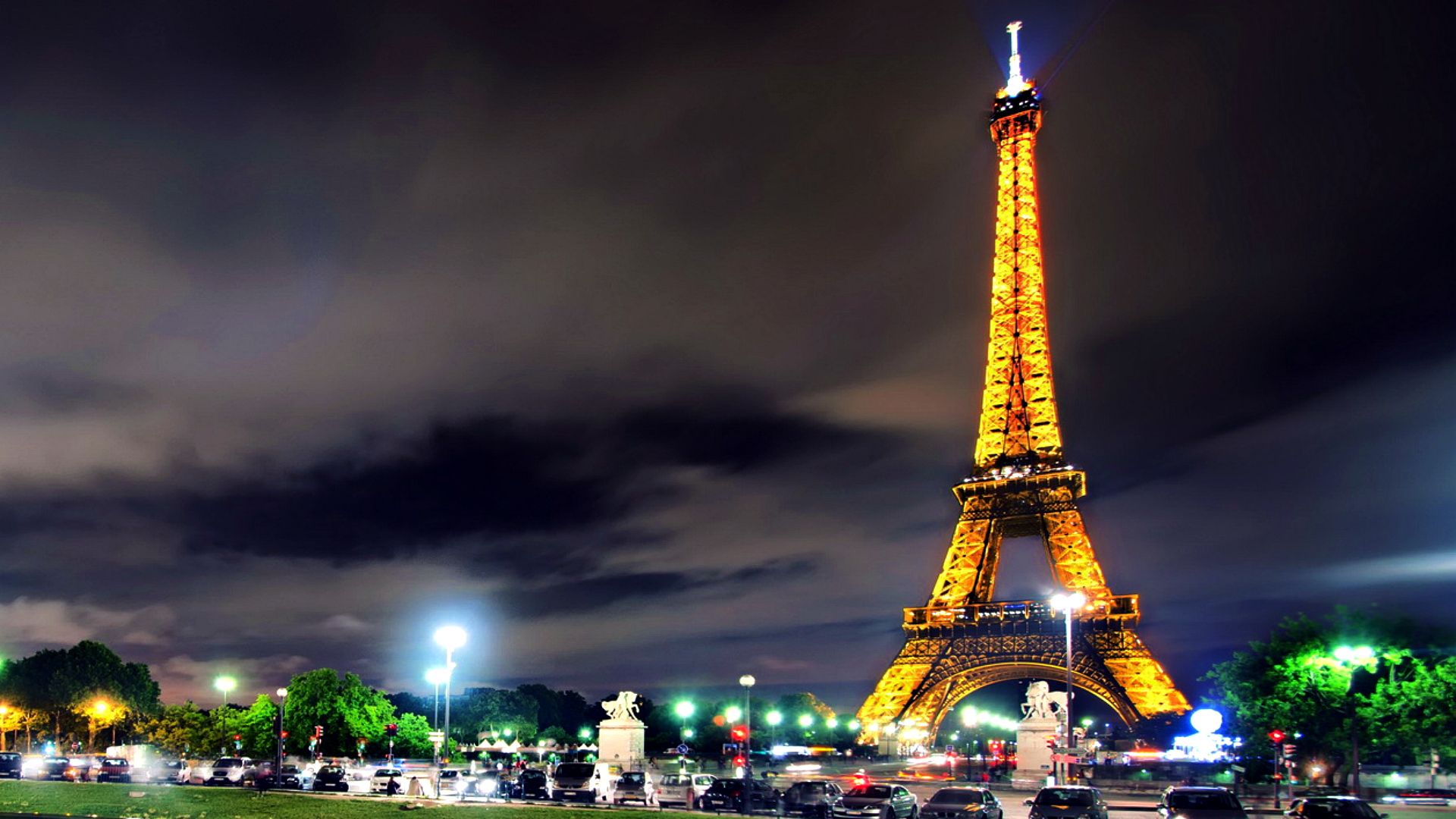 Eiffel Tower - HD Wallpaper 