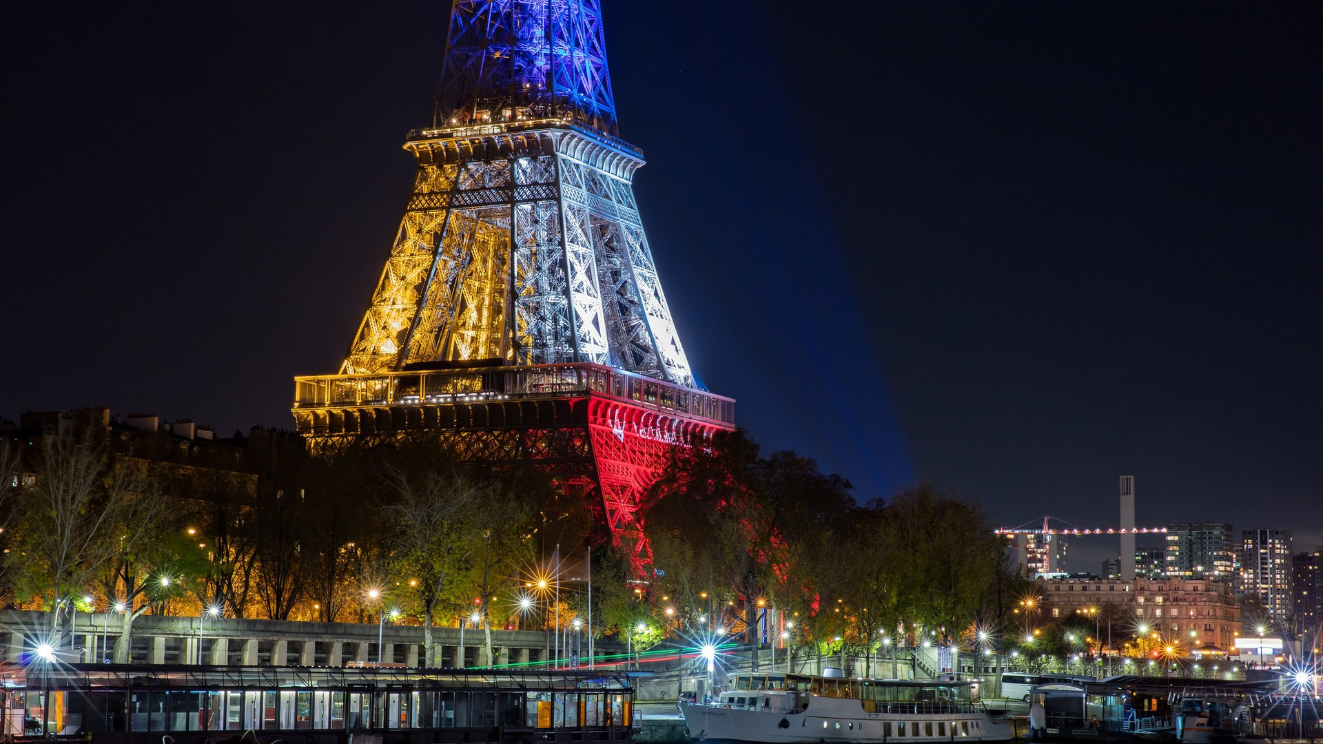 Eiffel Tower - HD Wallpaper 