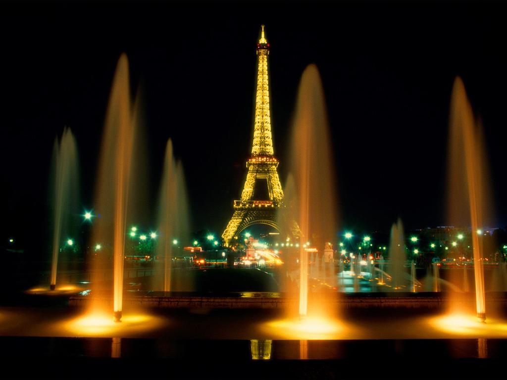 Paris At Night Backgrounds - Eiffel Tower - HD Wallpaper 