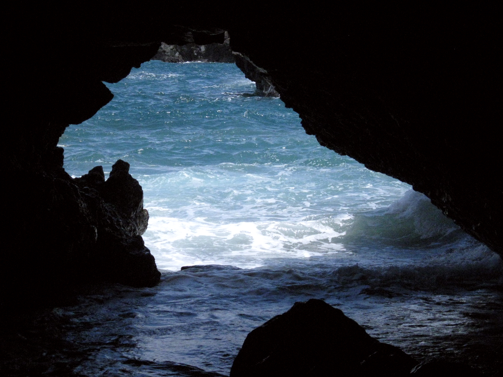 Sea Cave - HD Wallpaper 