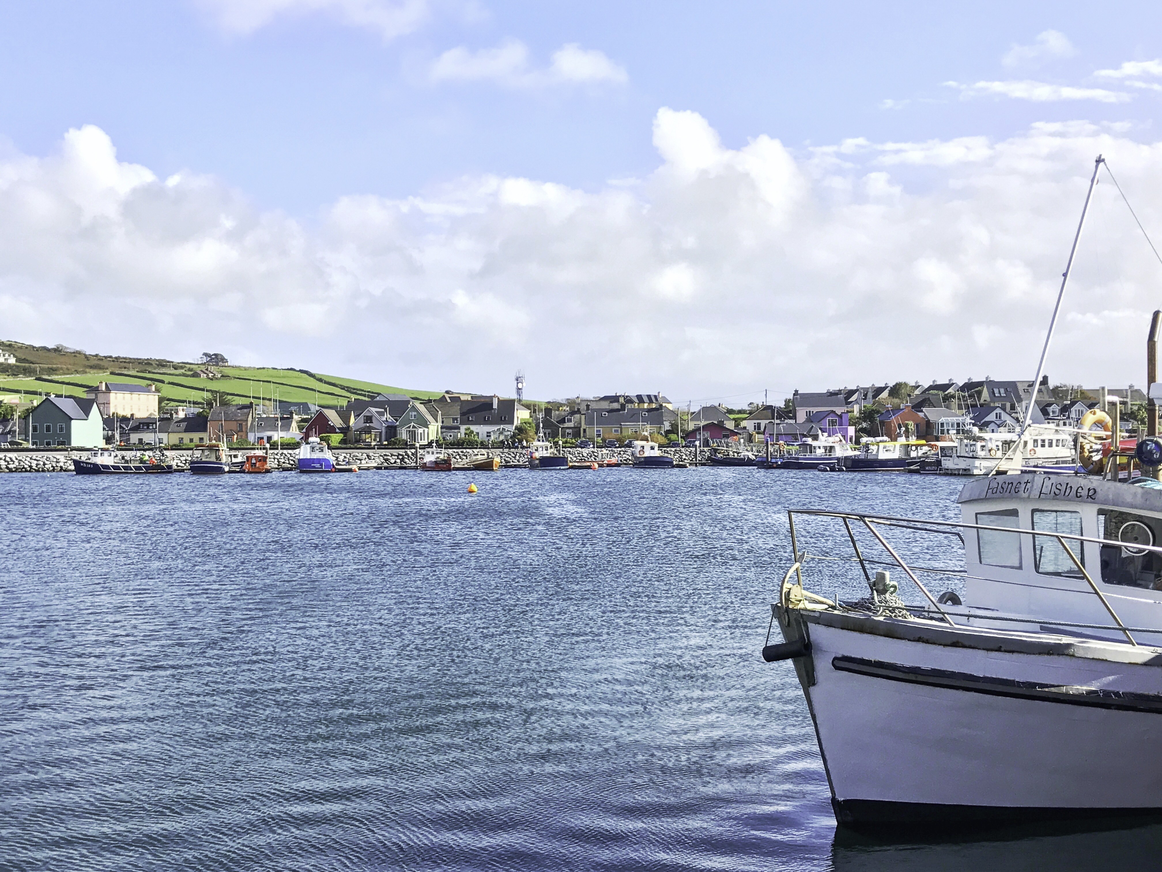 Picnic Boat - HD Wallpaper 