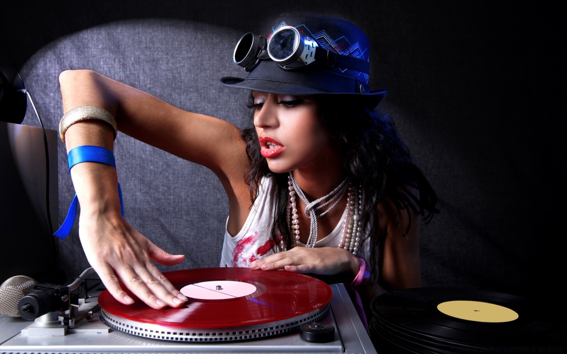Music Phonograph Record Vinyl Party Pop Turntable Musician - Female Dj - HD Wallpaper 