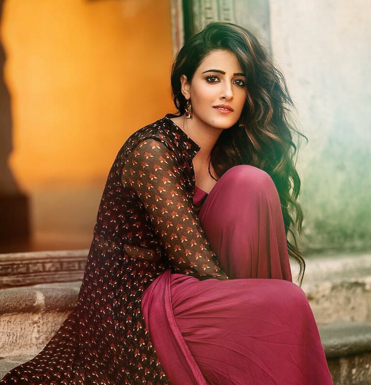 New Actress In Bollywood 2019 - HD Wallpaper 