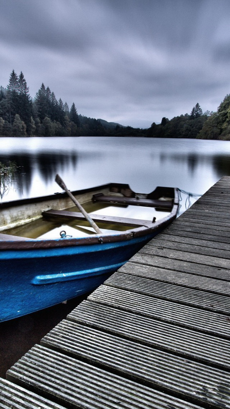 Calm Forest Lake Dock Row Boat Iphone 6 Wallpaper - Lake Hd Wallpaper For Iphone - HD Wallpaper 
