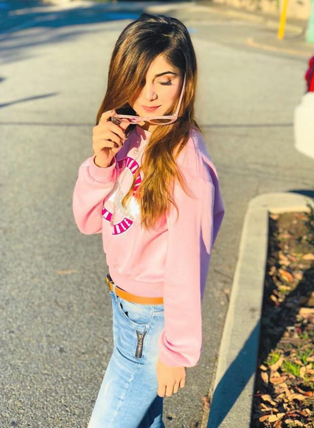 Aima Baig 620x845 Wallpaper teahub.io