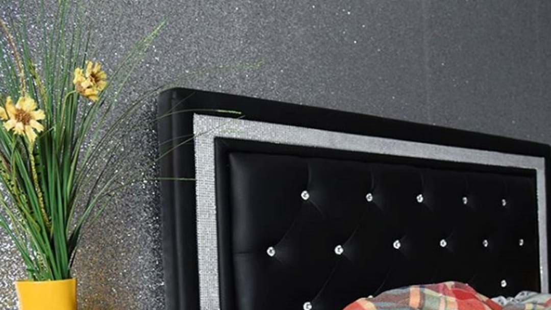 Article Heading Image For People Are Putting Glitter - Lak Za Zidove Sa Šljokicama - HD Wallpaper 