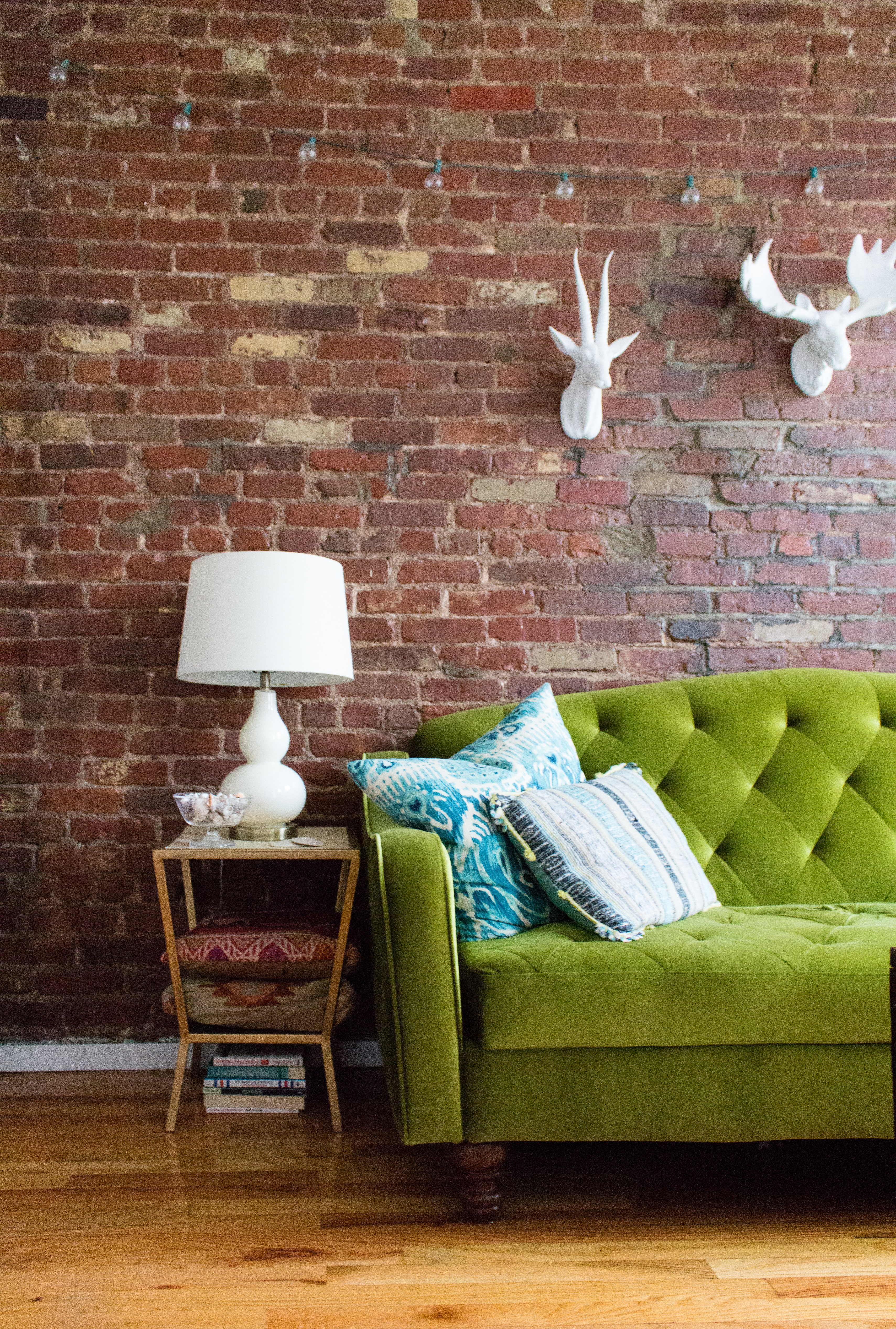 Colors That Go Well With Brick Furniture - HD Wallpaper 