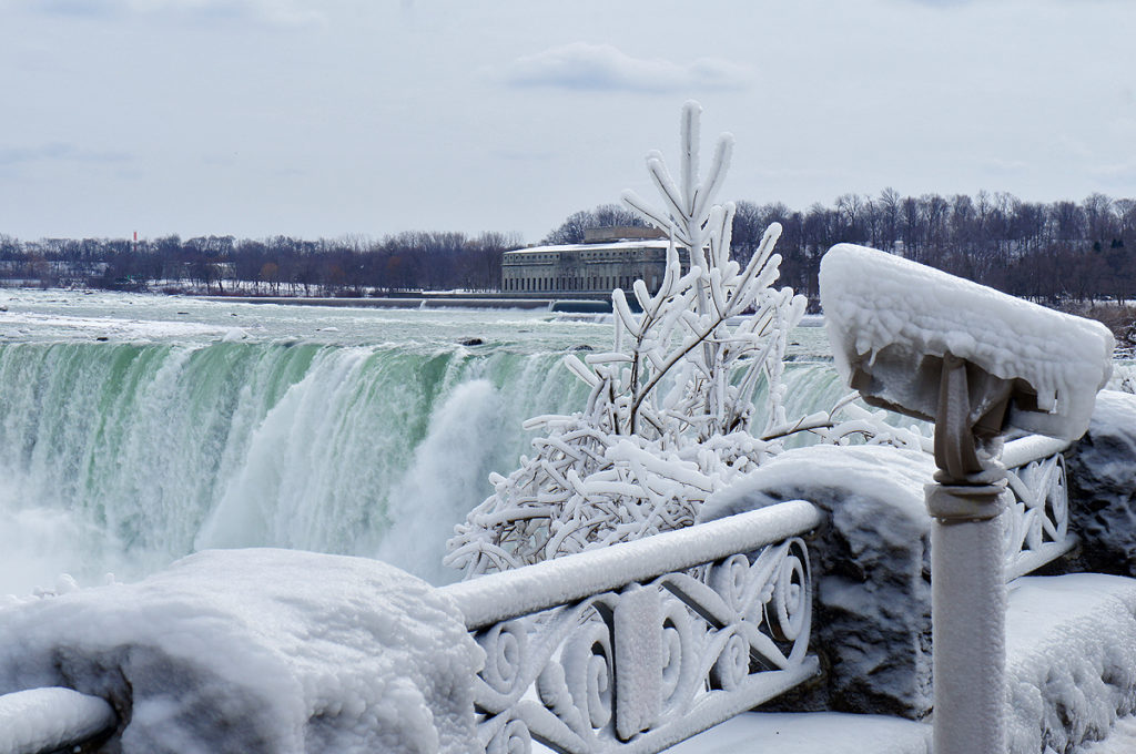 Niagara Falls Winter Frozen Wallpaper - 2013 Ice Storm In Niagara Falls - HD Wallpaper 