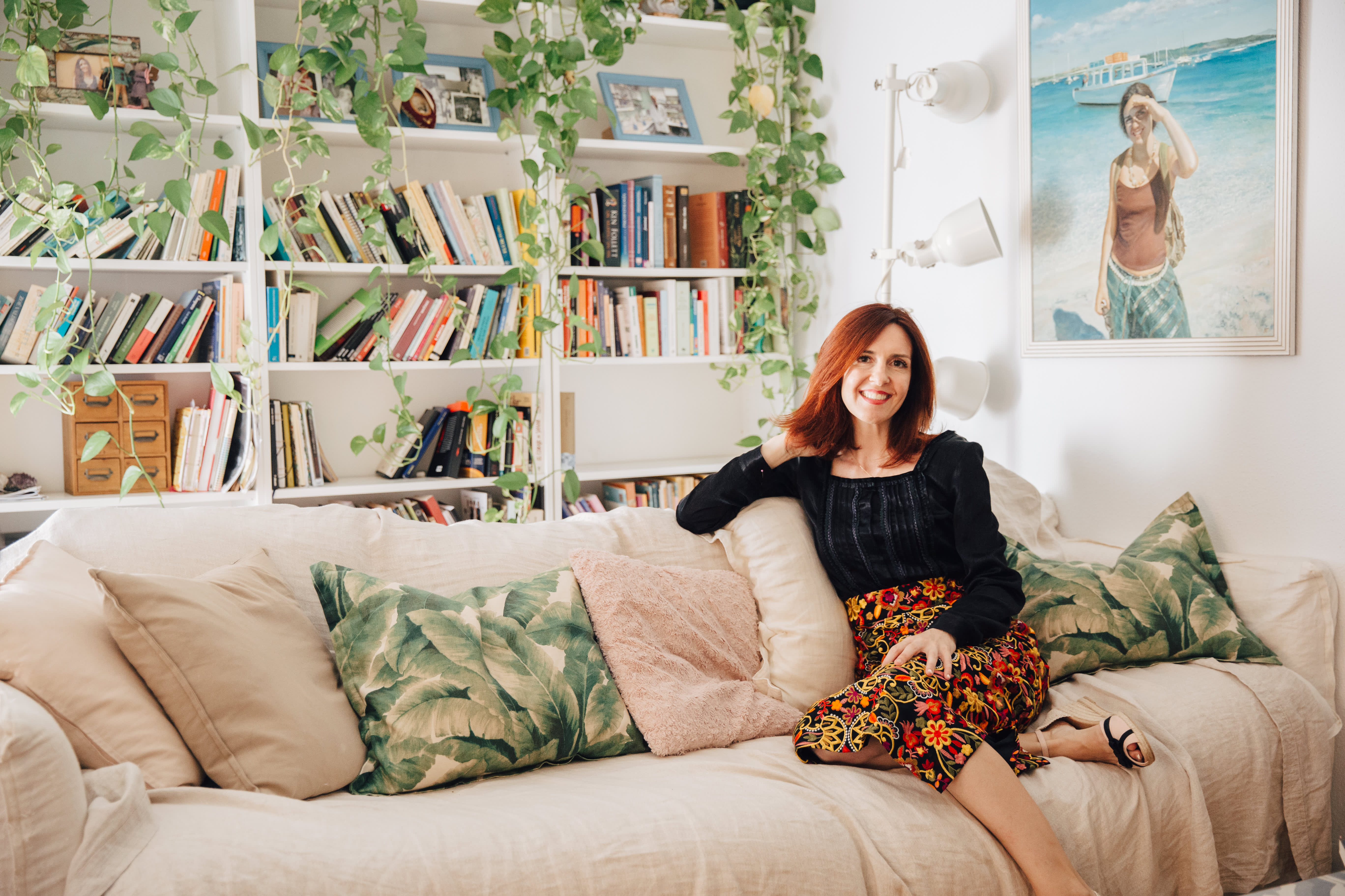 Studio Couch - HD Wallpaper 