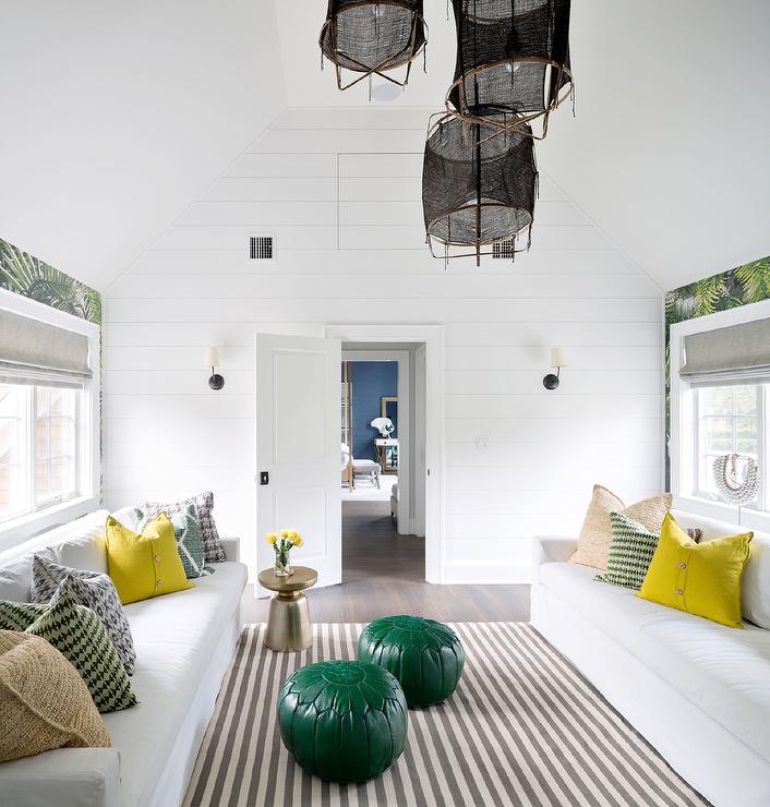 Bedroom With Green Accents - HD Wallpaper 