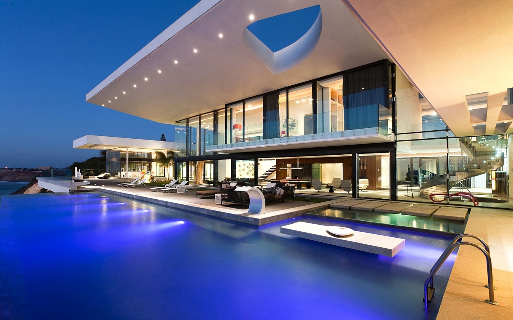 Modern Big House With Pool - HD Wallpaper 