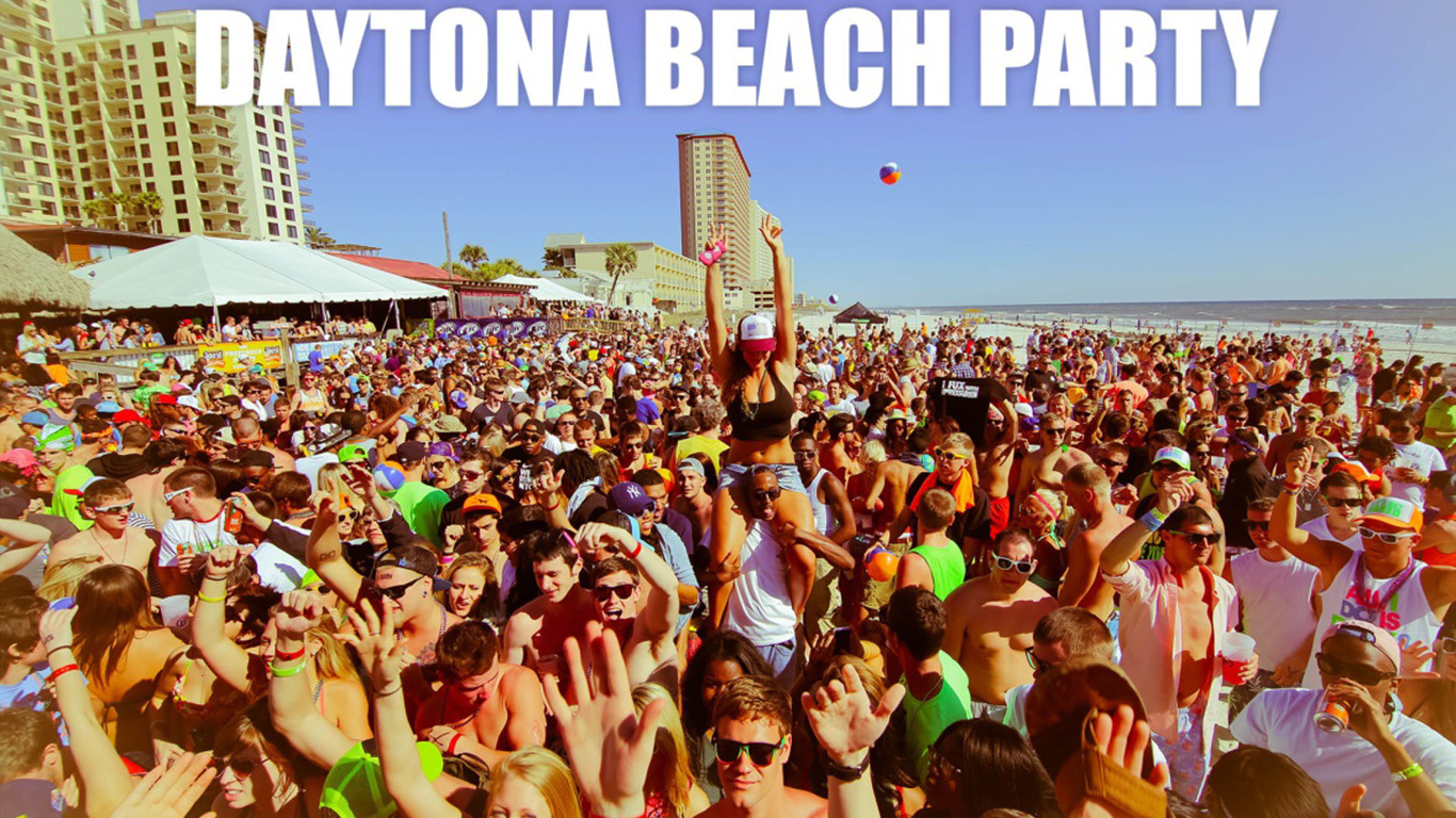 Pcb Spring Break Crowd 1366x768 Wallpaper teahub.io