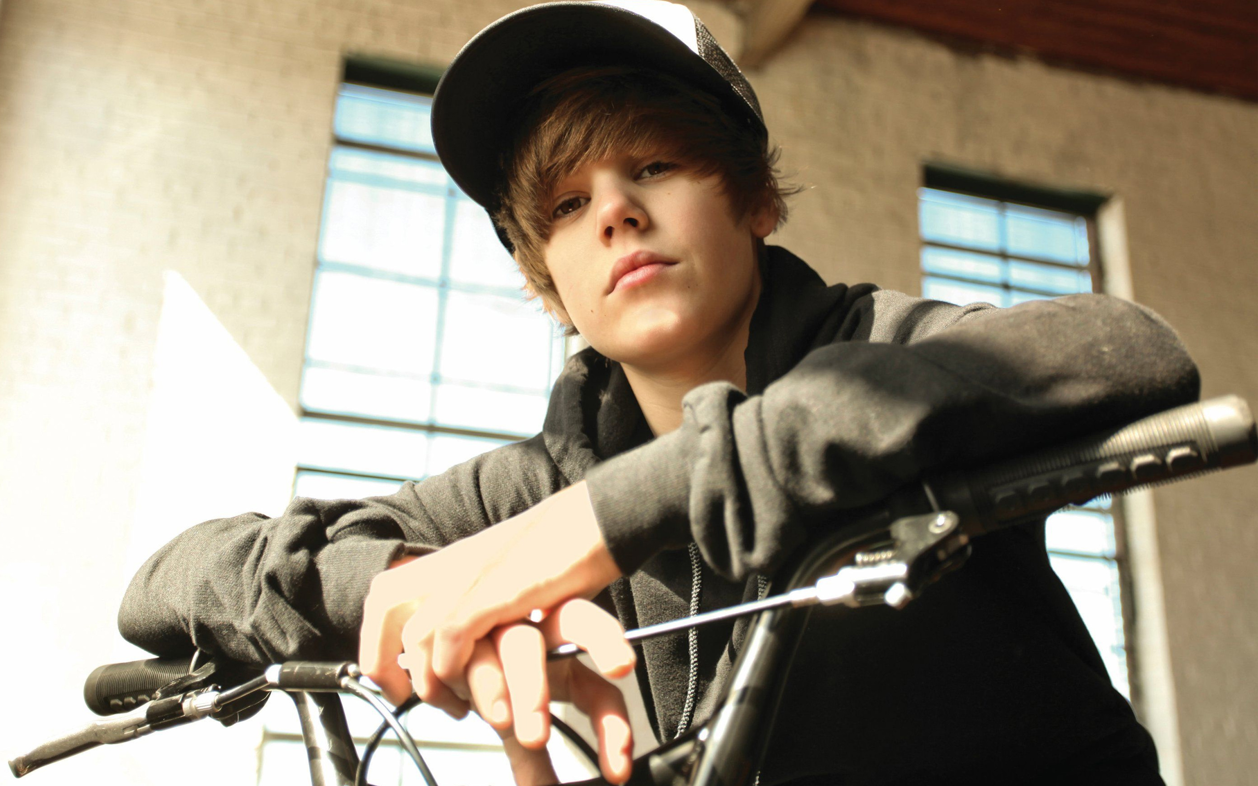 Justin Bieber With Guitar - HD Wallpaper 