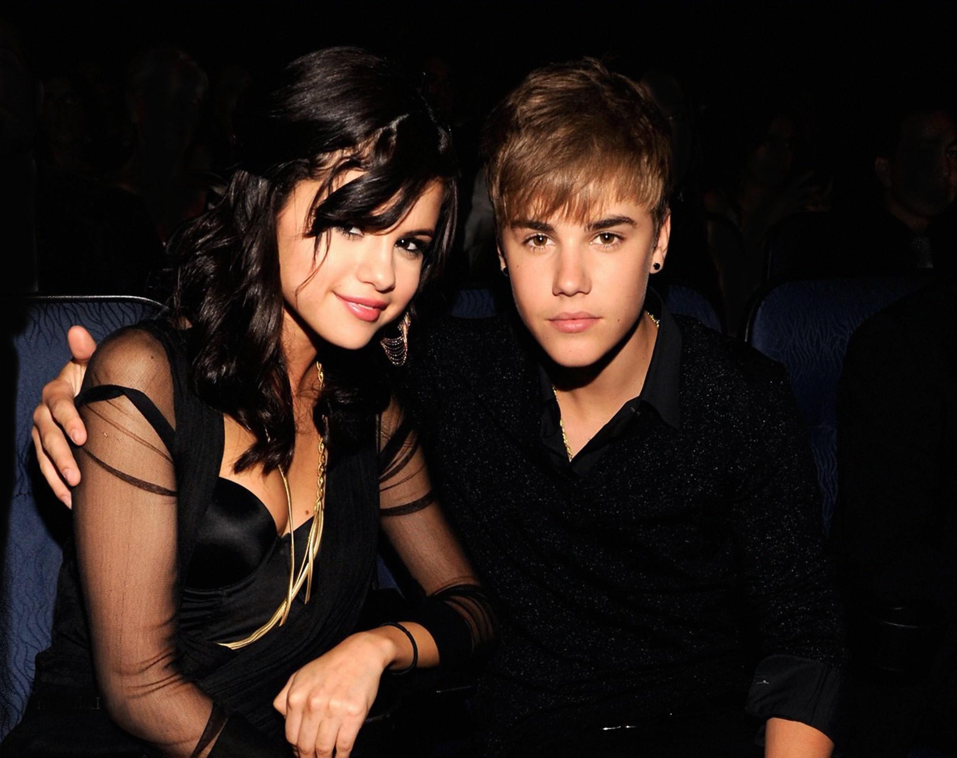 Hd Justin Bieber And Selena Gomez Hd Wallpaper - Free Download Hd Wallpaper Of Justin Bieber - HD Wallpaper 
