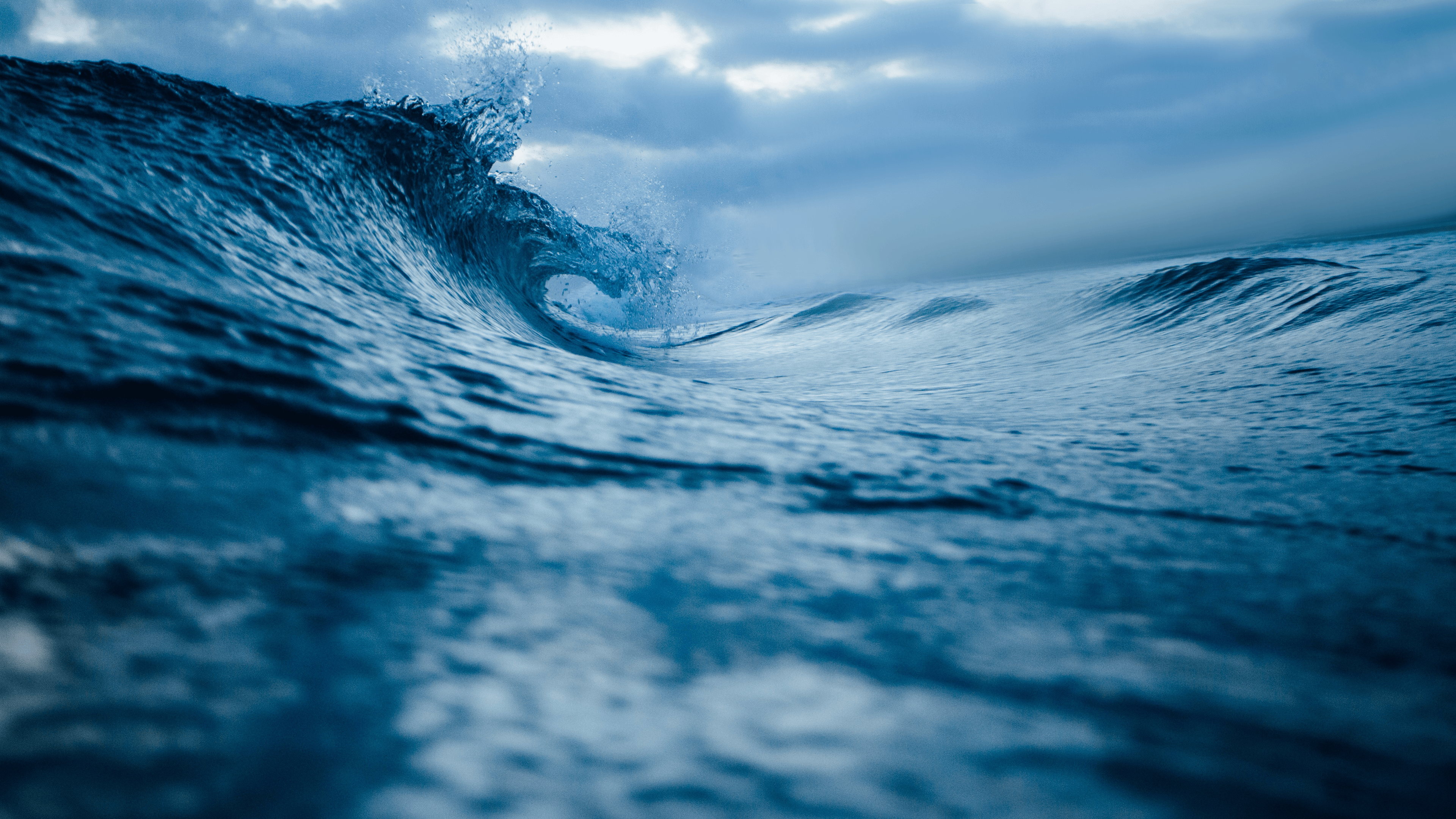 Download Blue Ocean Waves Laptop Wallpaper In Uhd 4k - Ocean 4k - HD Wallpaper 
