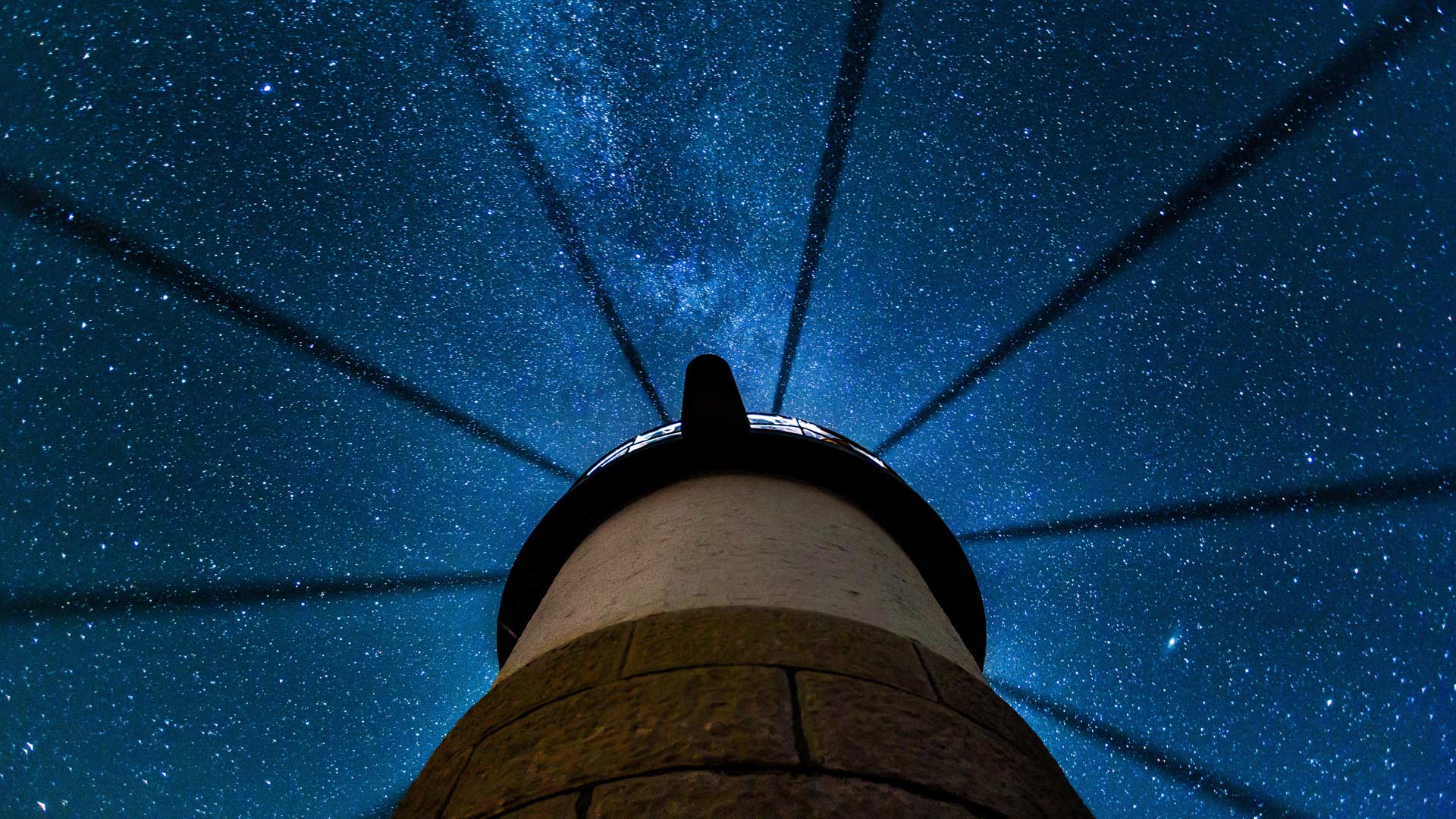 2015 10 30 Marshallpointlighthouse Row16082967472 - Night Sky Worms Eye View - HD Wallpaper 