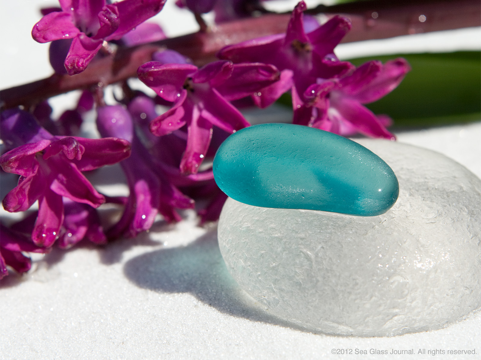 Seaglass - HD Wallpaper 