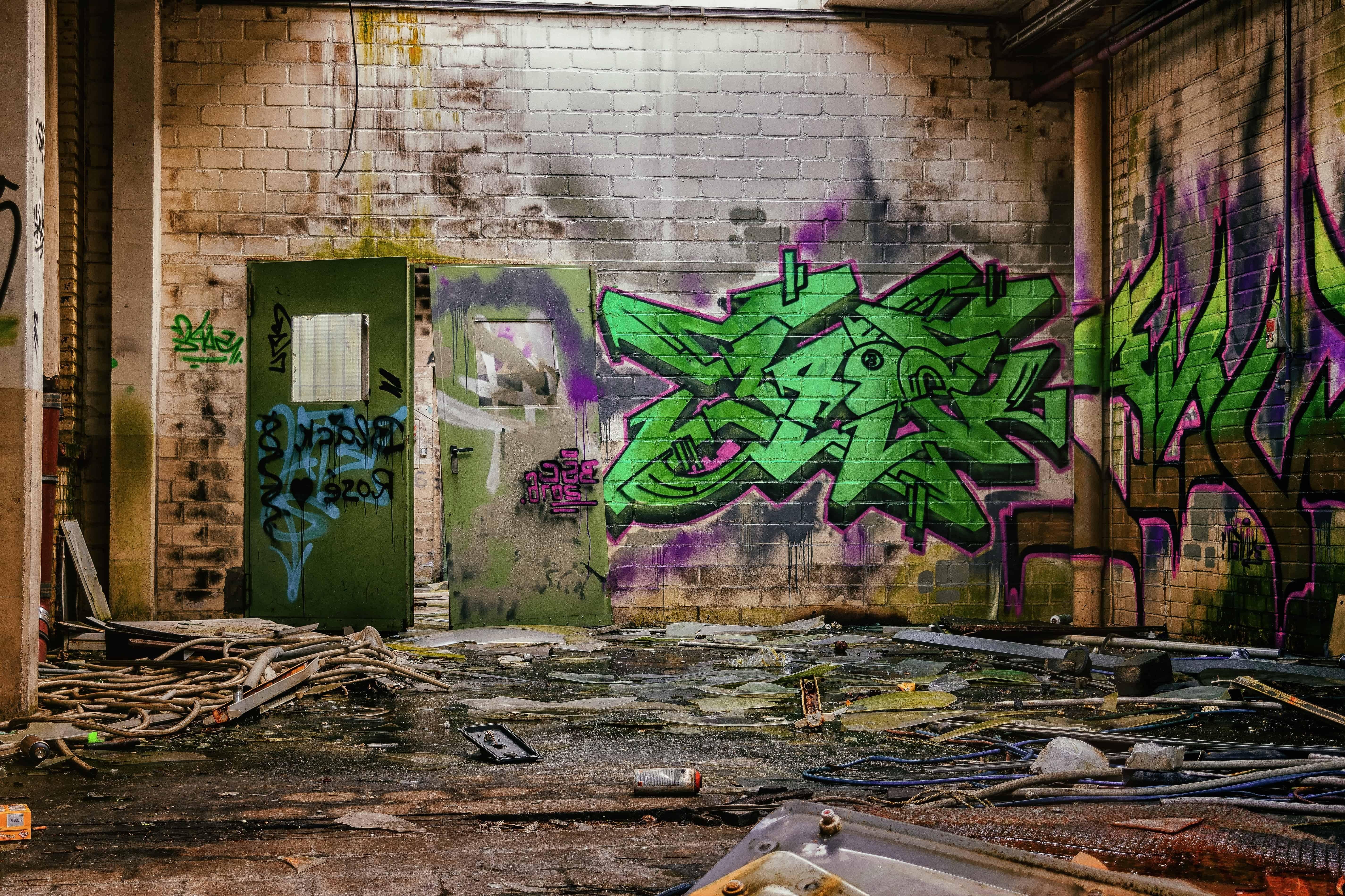 4k Real Graffiti - 5700x3800 Wallpaper 