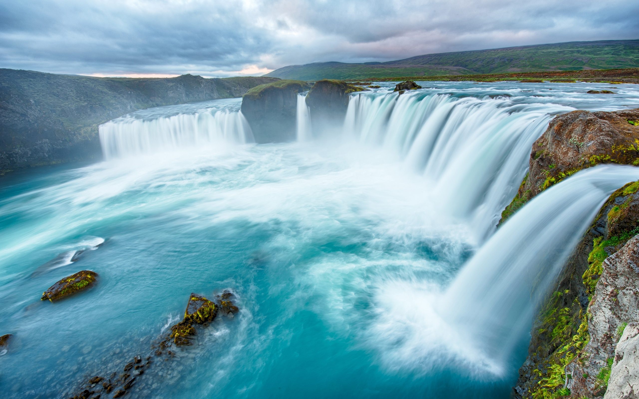 Shaki Armenia Waterfall Wallpaper - Godafoss - HD Wallpaper 