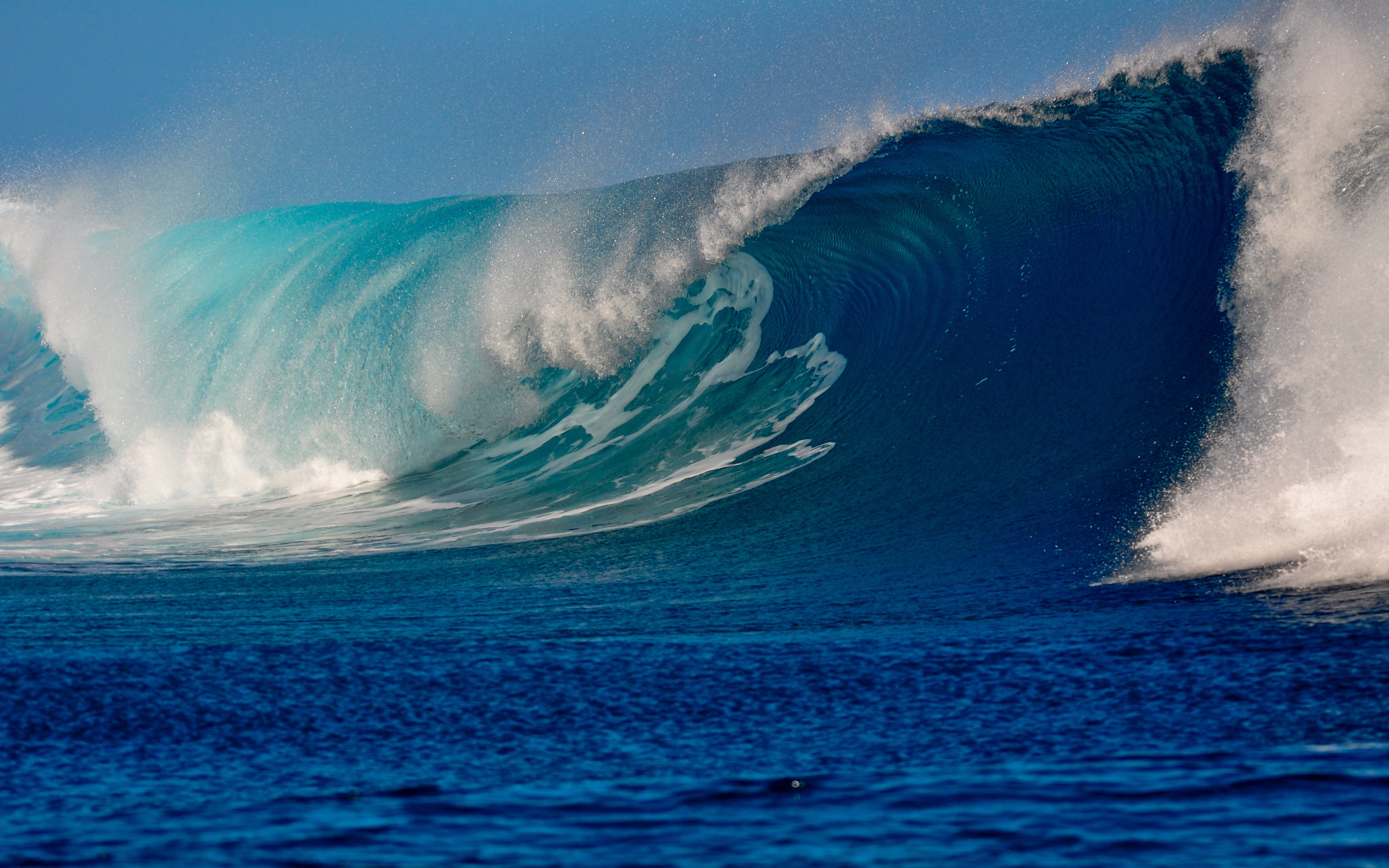 Big Waves In The Sea - HD Wallpaper 