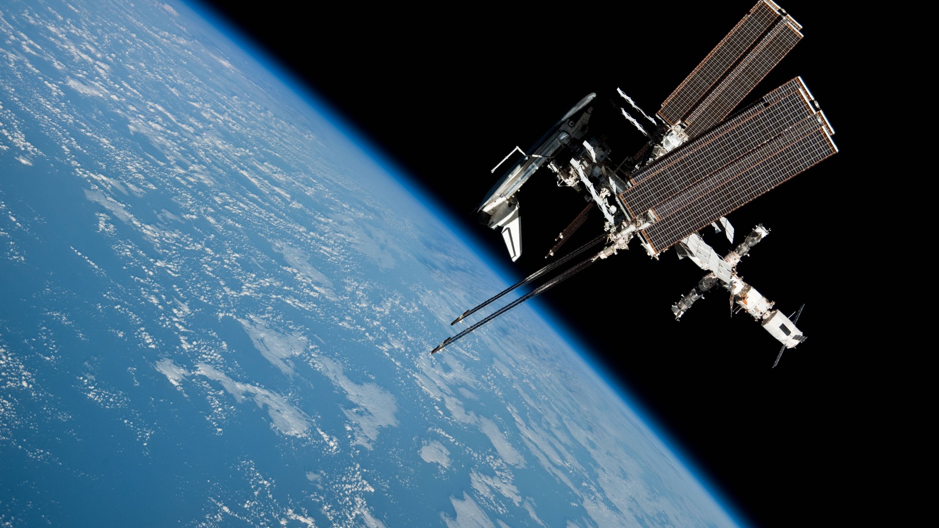 Iss Space Shuttle - HD Wallpaper 