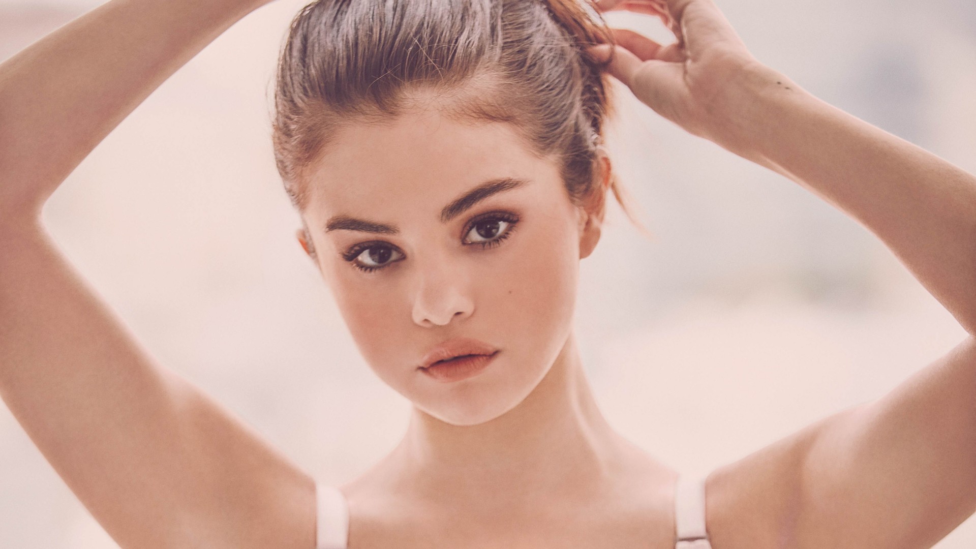 Selena Gomez, Face Portrait, Celebrity - HD Wallpaper 