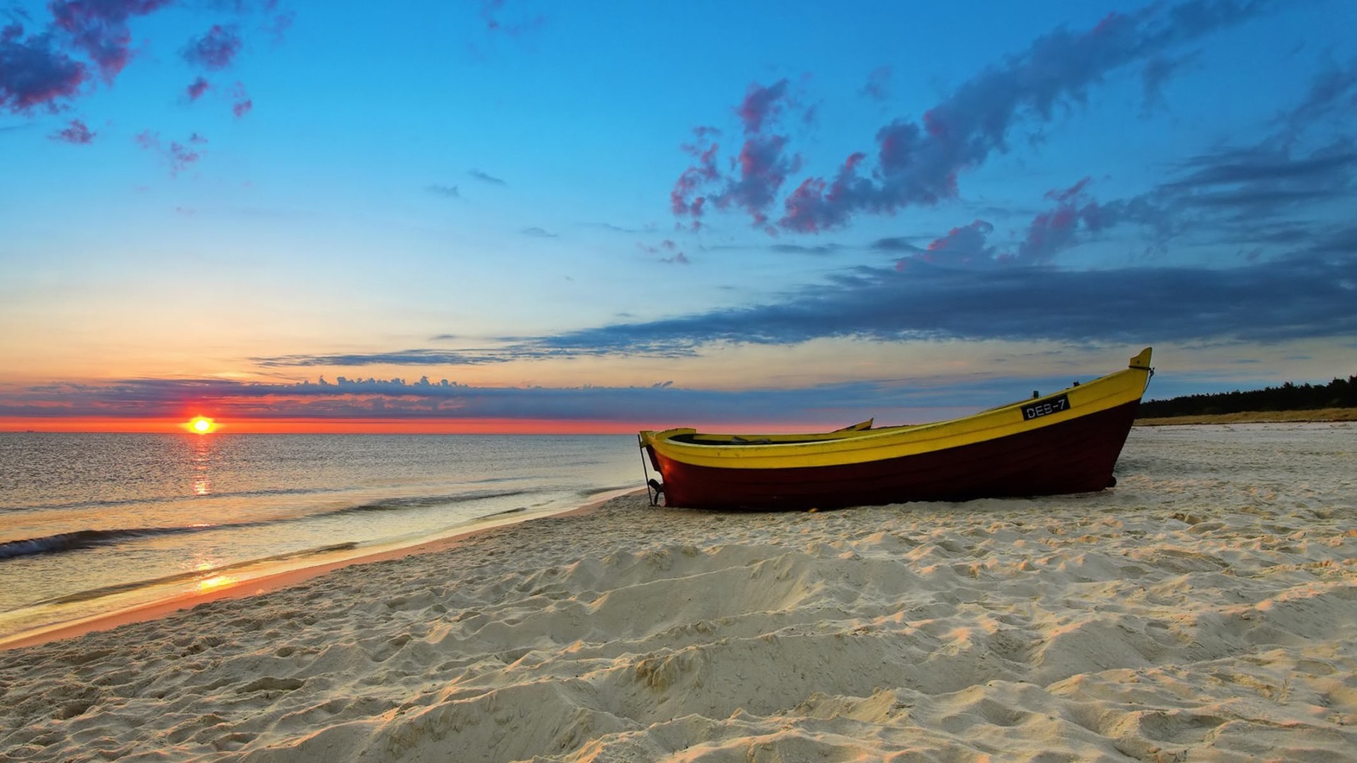 Relax Wallpapers Hd Wallpapers Pulse 1366ã768 Relax - Ocean Sunset Beach Boat - HD Wallpaper 