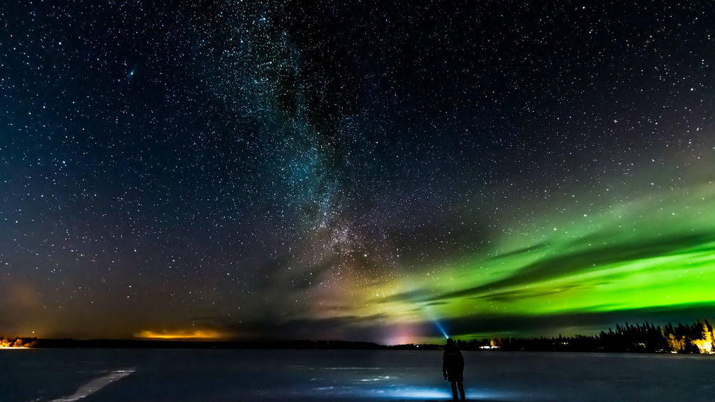Aurora Borealis Milky Way - HD Wallpaper 