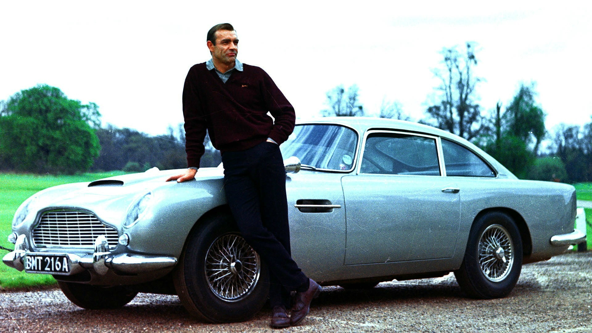 James Bond Product Placement Aston Martin - HD Wallpaper 