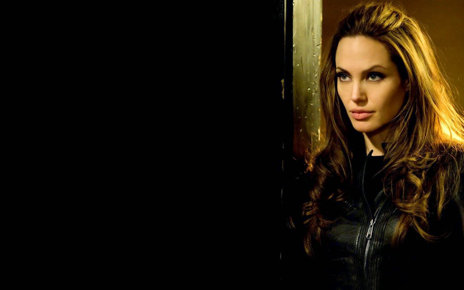 Film Stars World - Angelina Jolie - HD Wallpaper 
